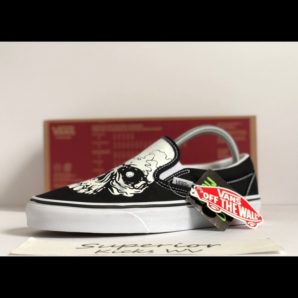 Vans Classic Slip-On (Tm Glow Skulls) “Black/White” - Picture 2 of 11